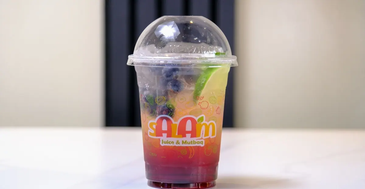 Berry Bliss blend with blueberries and lime in a Salam cup